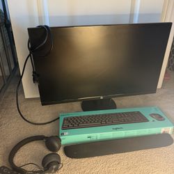 Monitor, Keyboard, Mouse, Wrist Rest