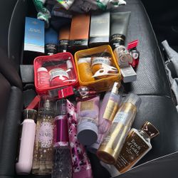 Bath and body ! Sets 20$ 10$ each 