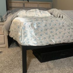Black Metal Bed Frame 