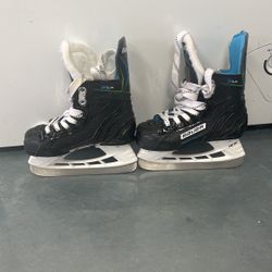 Bauer Y8 Ice skates 