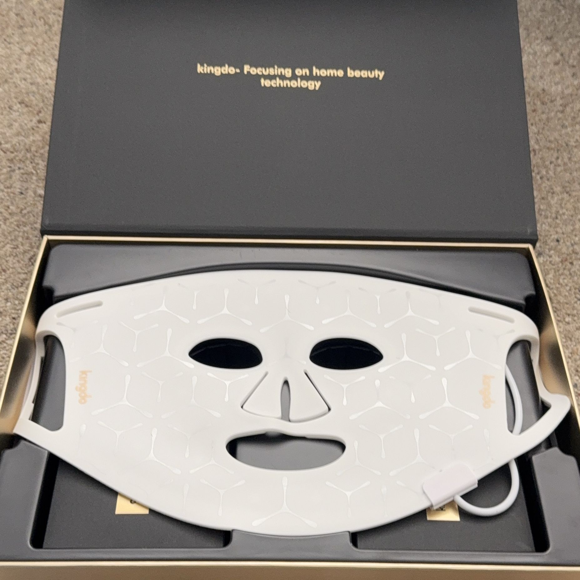 Brand New Kingdo Red Light Therapy for Face