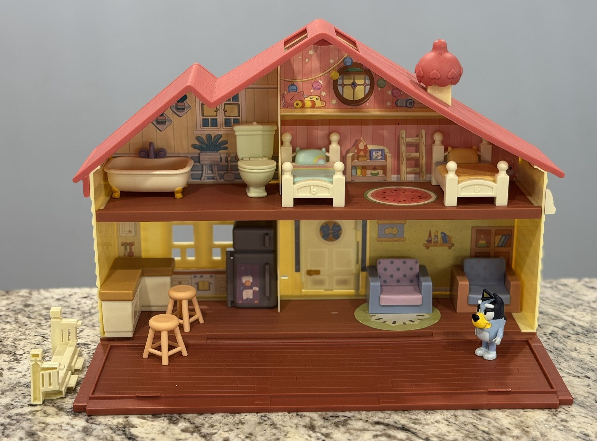 Bluey Family Home Playset - Includes all pieces - 10 furniture items & 1 figurine