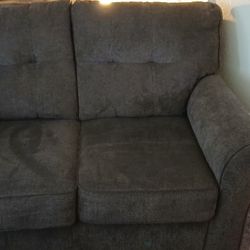 Small Love Seat Couch.. Used Juat A Few Months, Clean No Rips Stains Or Smells