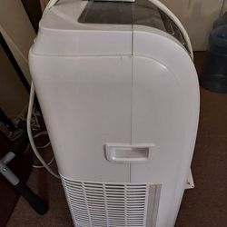 Black And Decker Standing AC Unit
