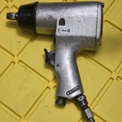 Pneumatic 1/2" drive impact & pneumatic grease.Gun 