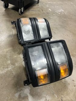 2014 Chevy Silverado head light housing