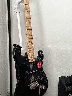Squier Sonic Stratocaster HSS and Fender LT25 Mustang