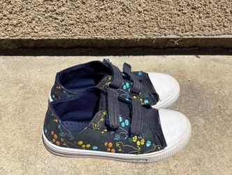 BOYS SHOES SIZE 1