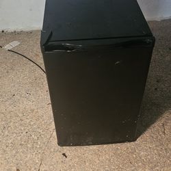 Hisense Mini Fridge