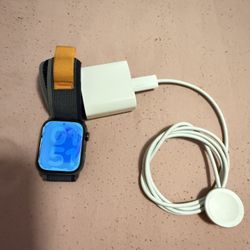 Vendo Apple Watch Series 8 de 45mm, versión de Acero Inoxidable🏷️ I'm selling an Apple Watch Series 8 45mm, Stainless Steel version.