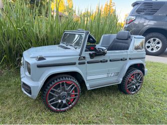 Kids Ride On Car- Mercedes- Everything Works