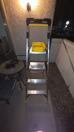 Gorilla Ladder:5.5 feet