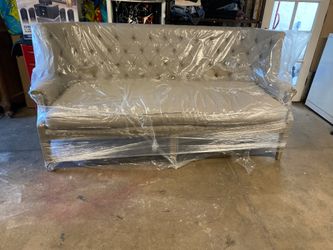 Lovely love seat — NEW❤️❤️❤️❤️