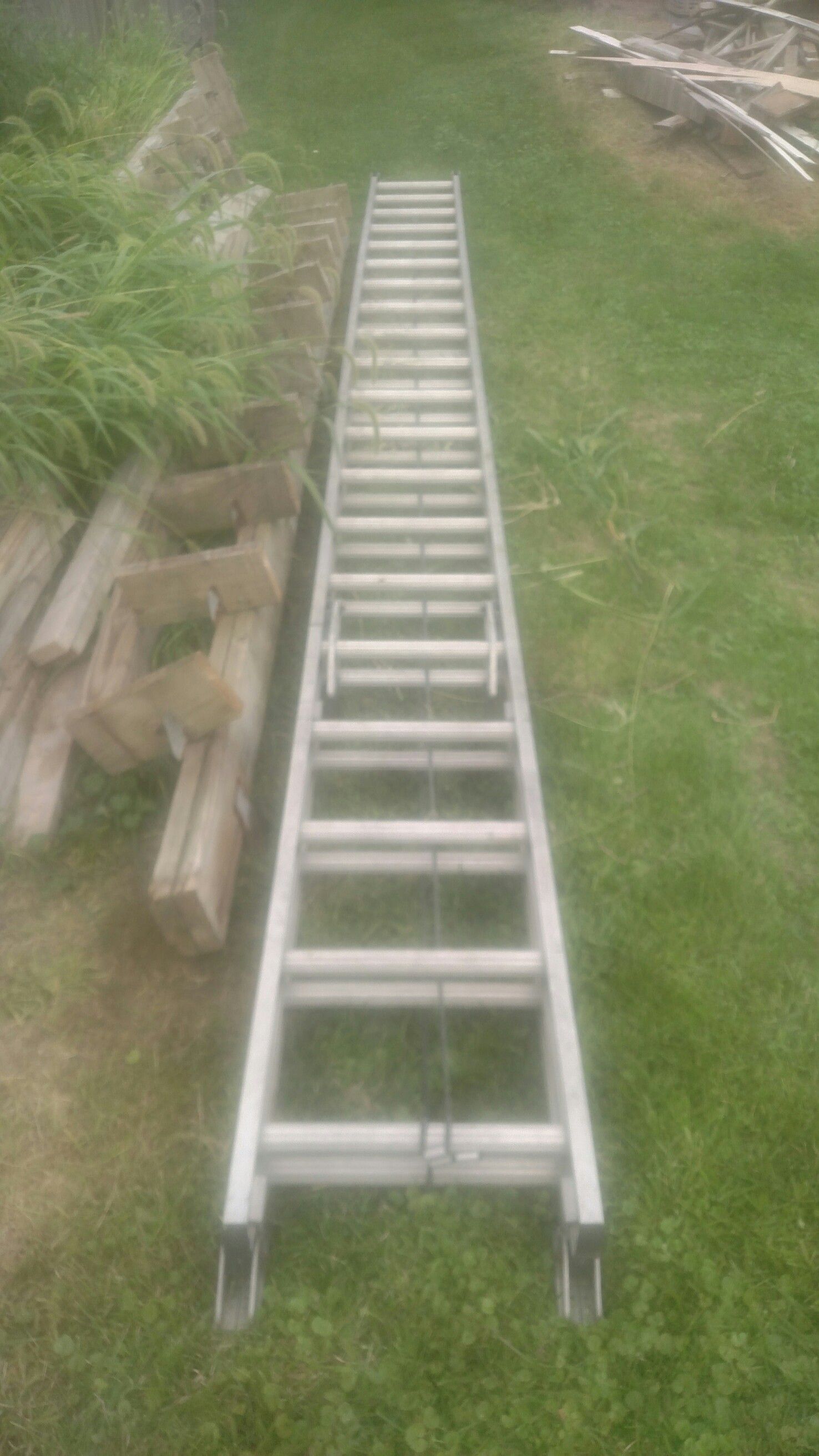 Warner extra heavy-duty 40ft extension ladder