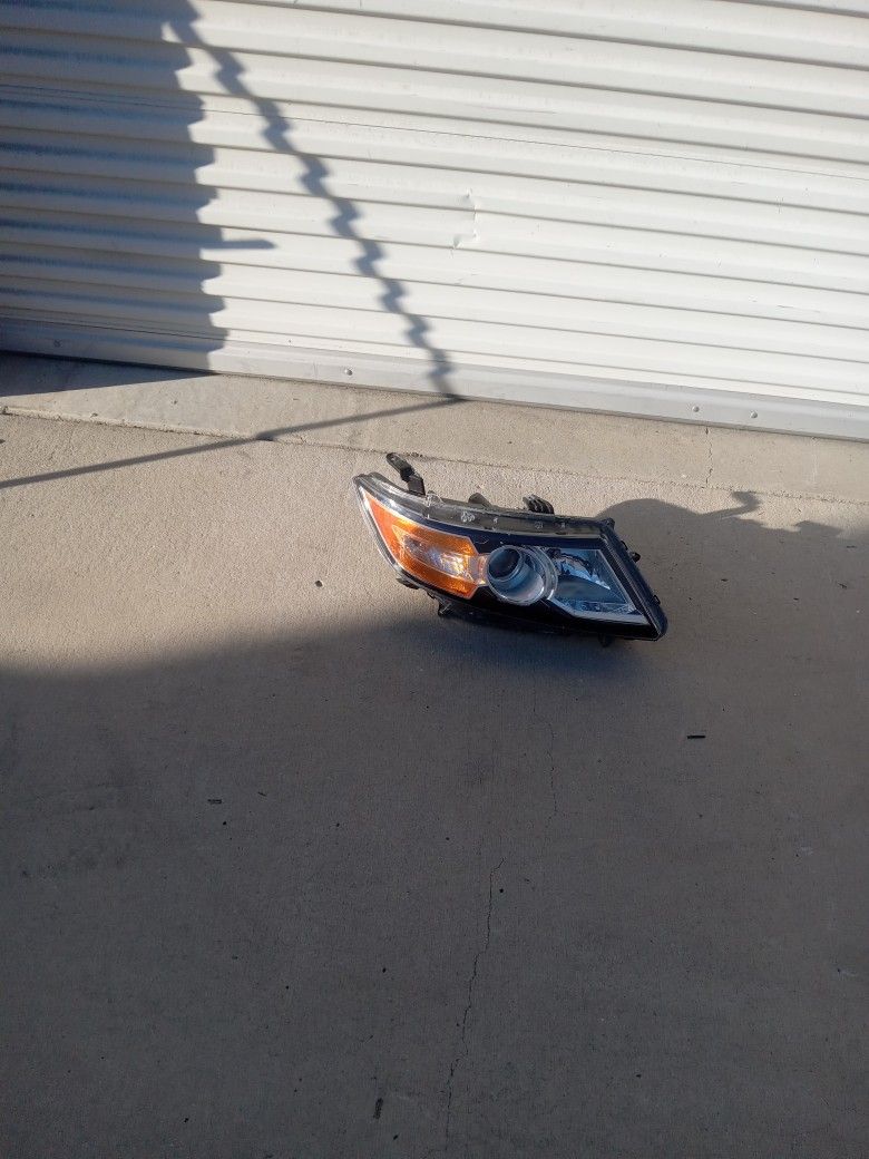 14 To 17 Headlight Honda Odyssey Passenger ( Oem)