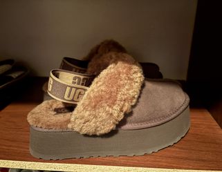 UGG Funkette Size 9 Burnt cedar