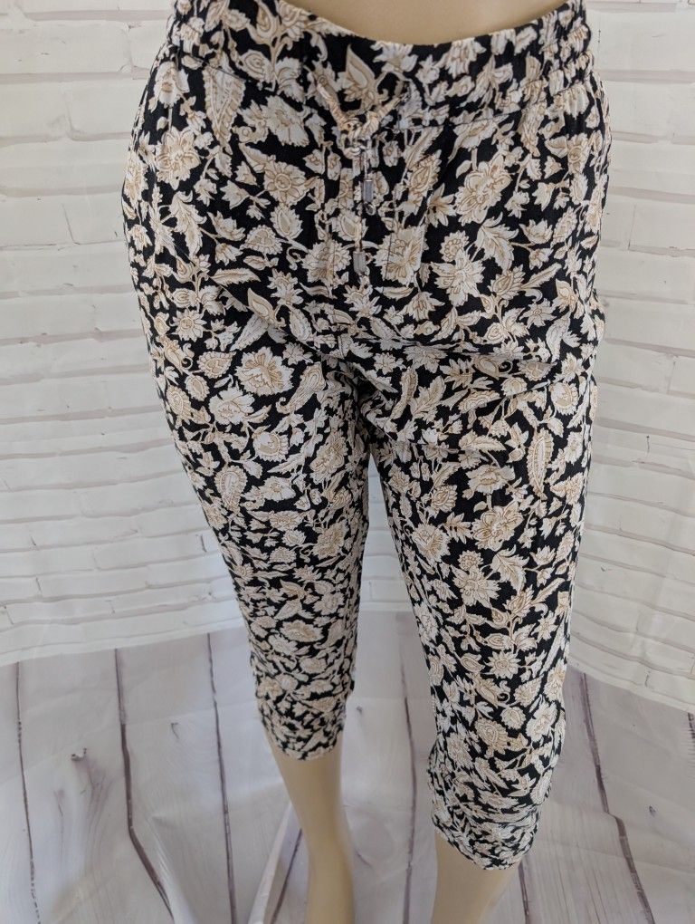 Old Navy Capris Size L