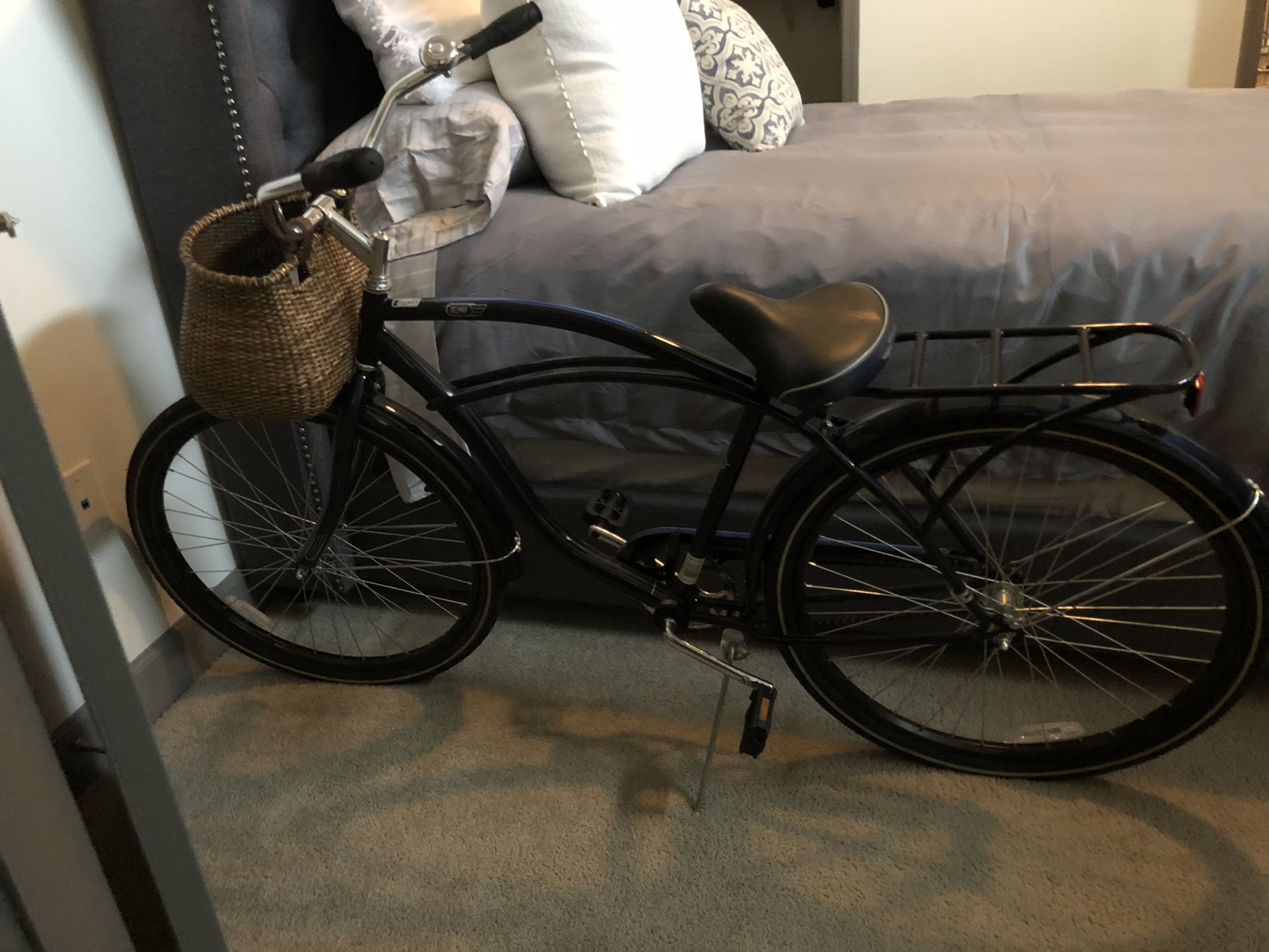 Schwinn Delmar bike with basket bell