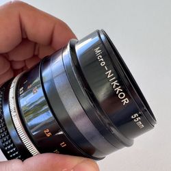 Nikon Micro NIKKOR 55mm f/2.8 Ai-S Lens (serial 446547)  NOT WORKING