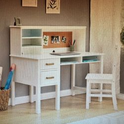 Kids Desk And Chair. 