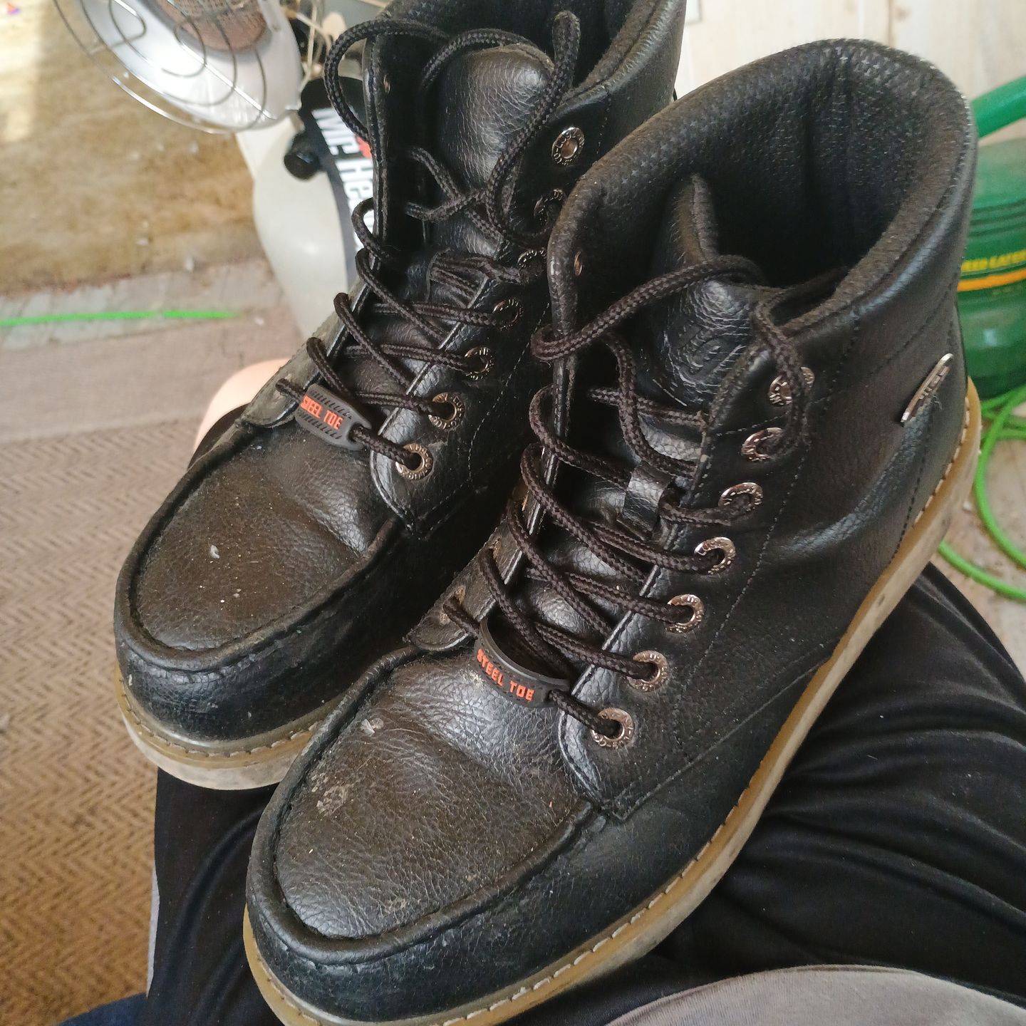 Lugs steel toe work boots