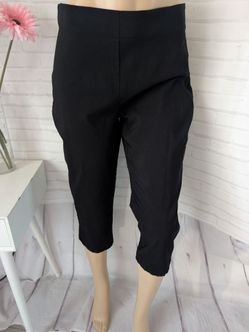 Maurices cropped pants size L