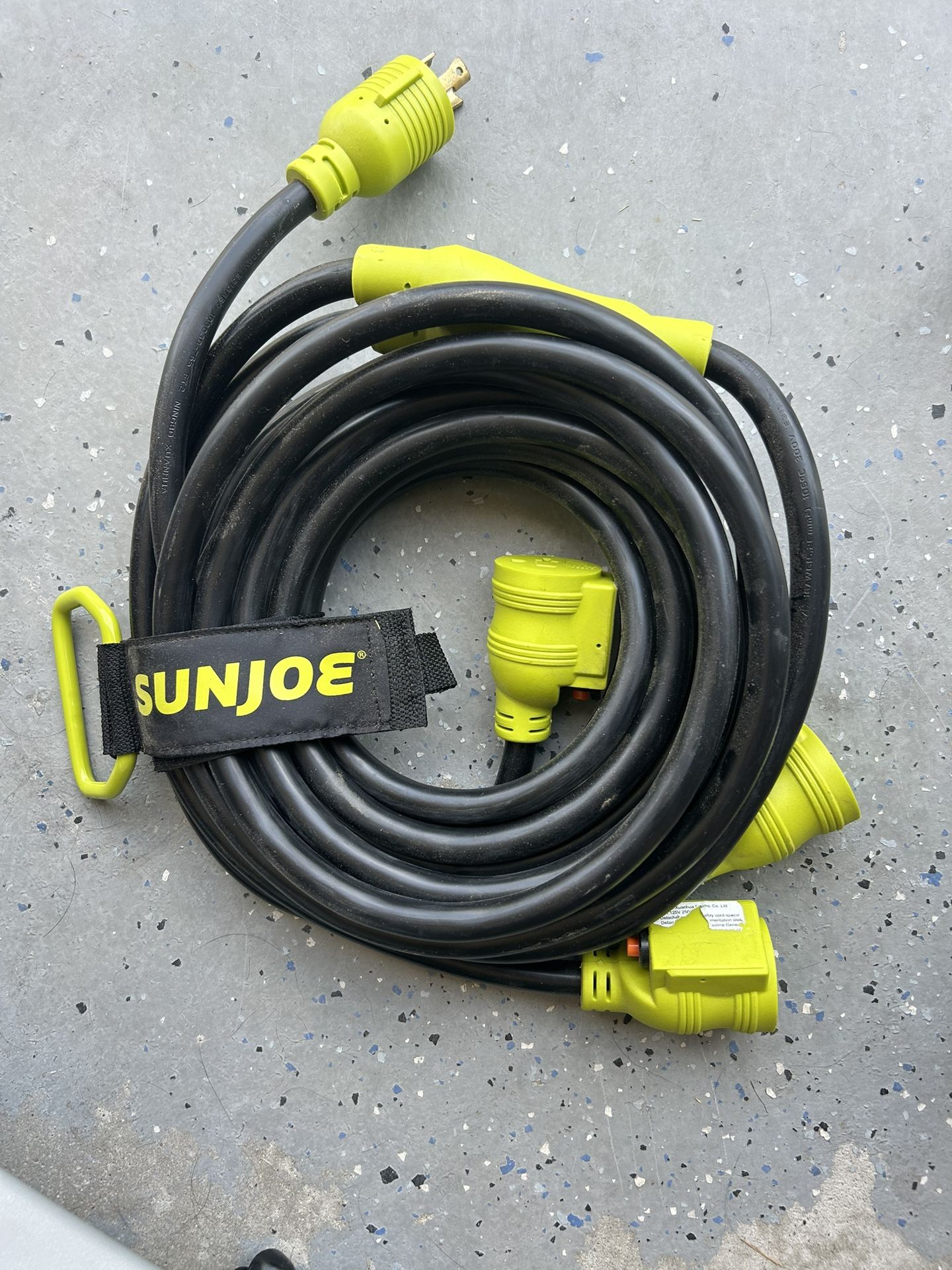 3 Prong, 3 Outlet Generator Extension