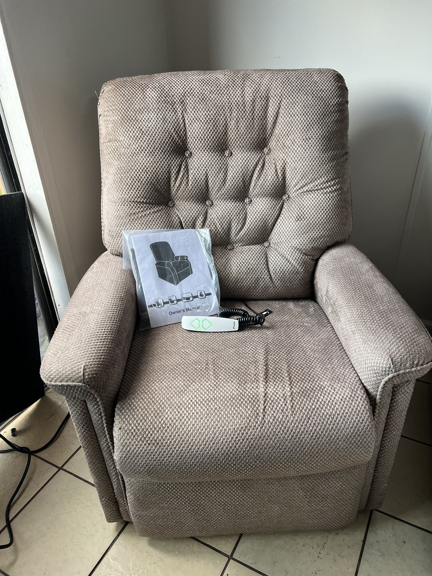 Lift/Recliner Chair Brown
