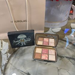 Hourglass ambient lighting edit unlocked - jellyfish 🪼💙 FIRM PRICE 