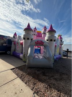 Princess Castle Bounce House 👑🏰✨