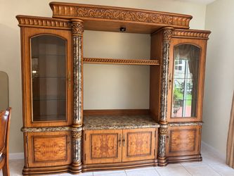 🏛️ Grand Traditional Entertainment Center