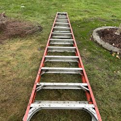 12’ Louisville Step Ladder 
