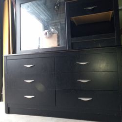 Dresser With Mirror & Nightstand