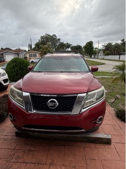 Clean Nissan Path  2015, 135k miles $5k