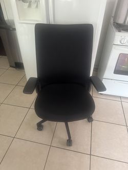 Knoll Black Executive Chair
