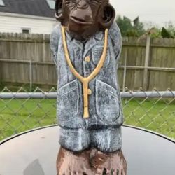 The monkey doctor statue