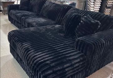 Olivia 🎉 brand new/ modern/luxury 🌼 black 🖤 with Chaise Couch/ 3 piece sectional
