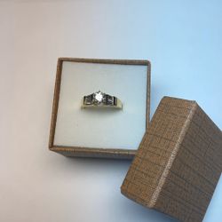 Ladies Yellow Gold Diamond Ring