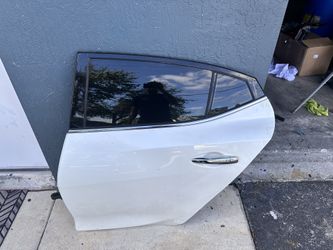 16-23 NISSAN MAXIMA LEFT REAR DRIVER DOOR PEARL WHITE