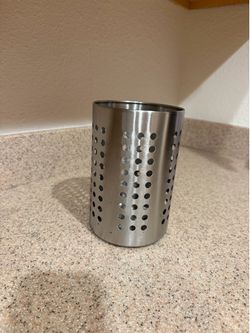 Utensil holder