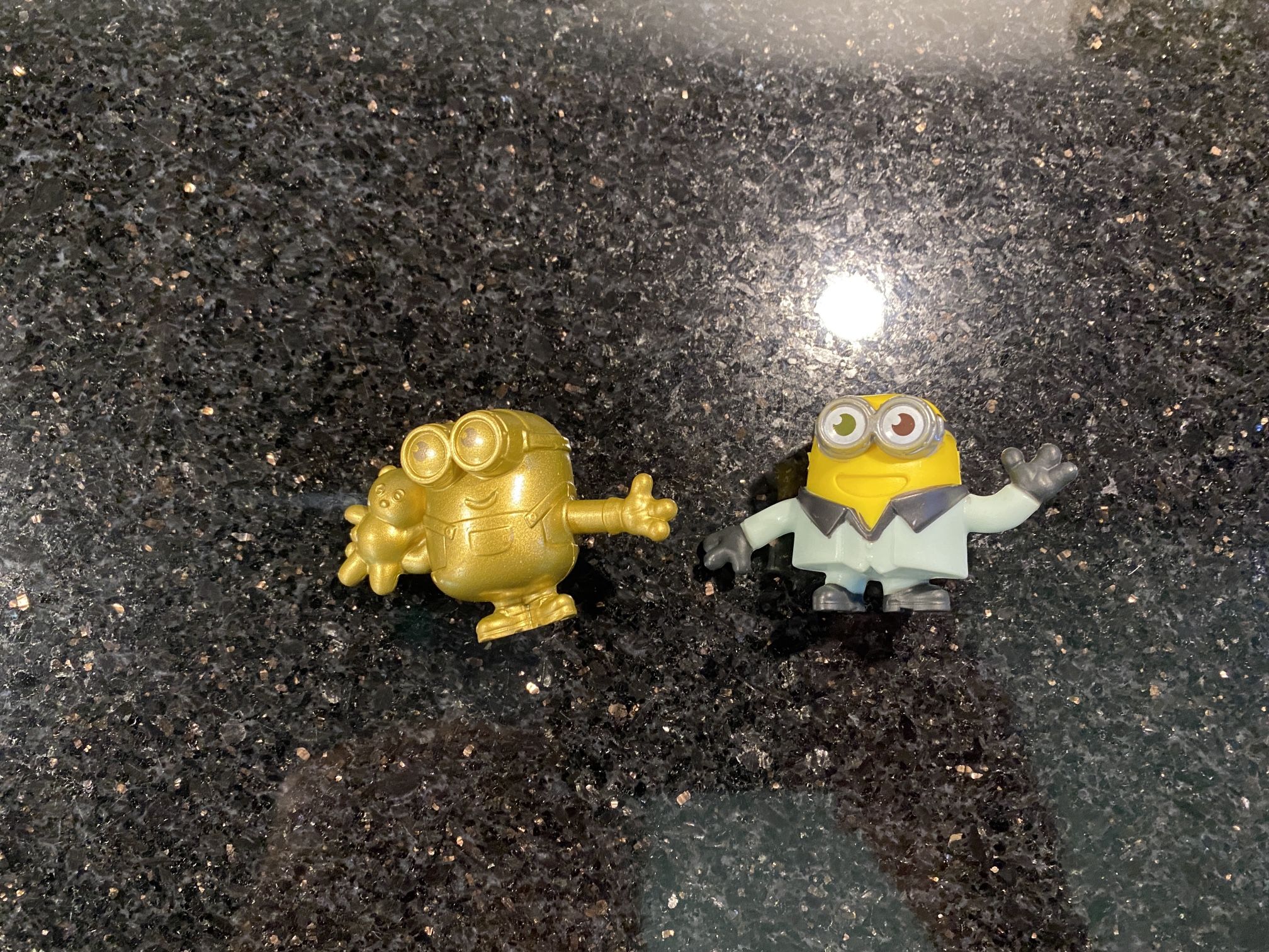 Despicable Me Rise of Gru Gold Minion w/Teddy Bear & Chatting Bob in Tuxedo 1.5”