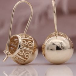 E163- Rose Gold Out Ball Earrings!