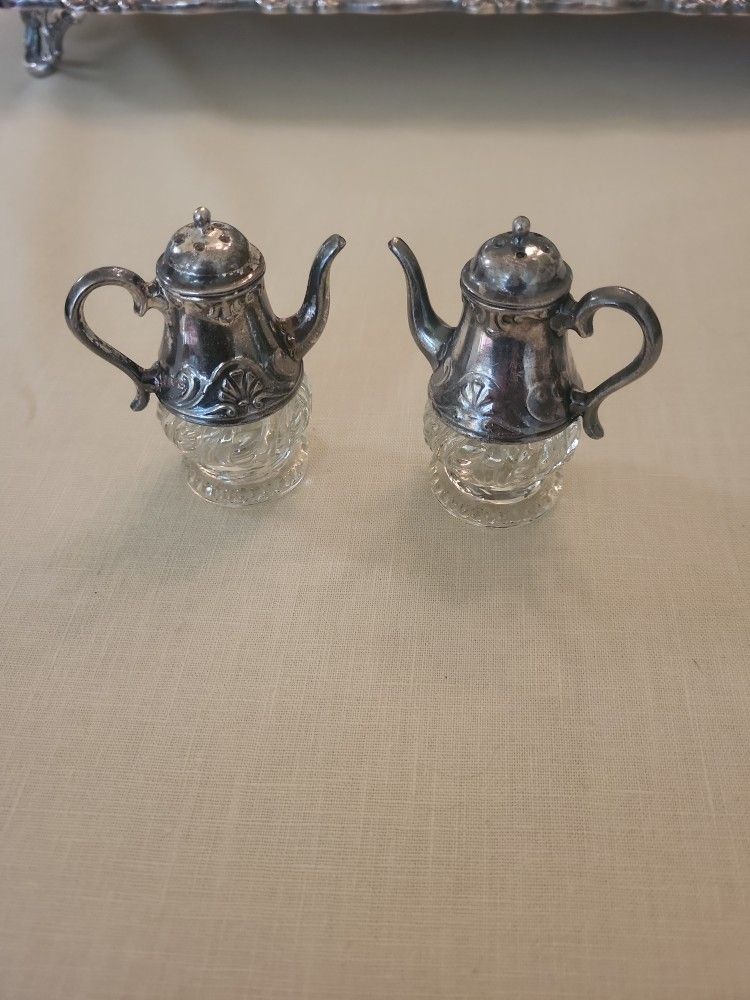 Vintage Teapot Shaped Salt & Pepper Shakers