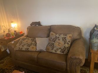 FREE ITEMS—everything must go! 3pm-7pm Mon. July 20