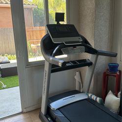 Treadmill 