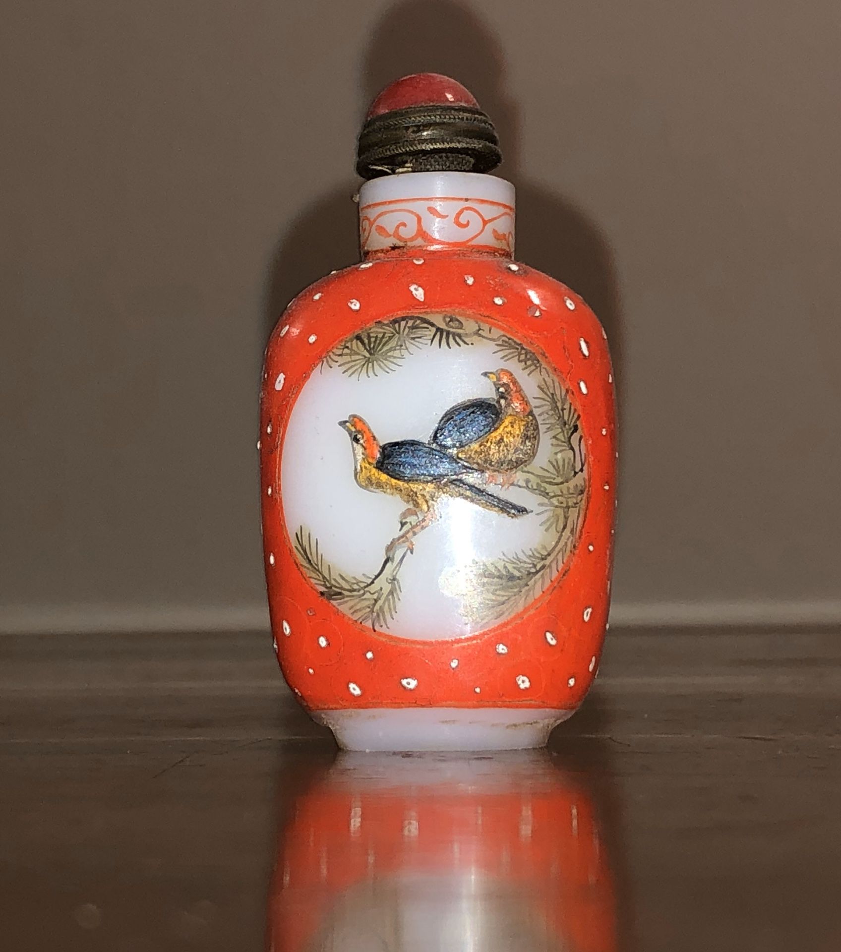 ANTIQUE CHINESE HAND PAINTED AND SIGNED GLASS SNUFF BOTTLE