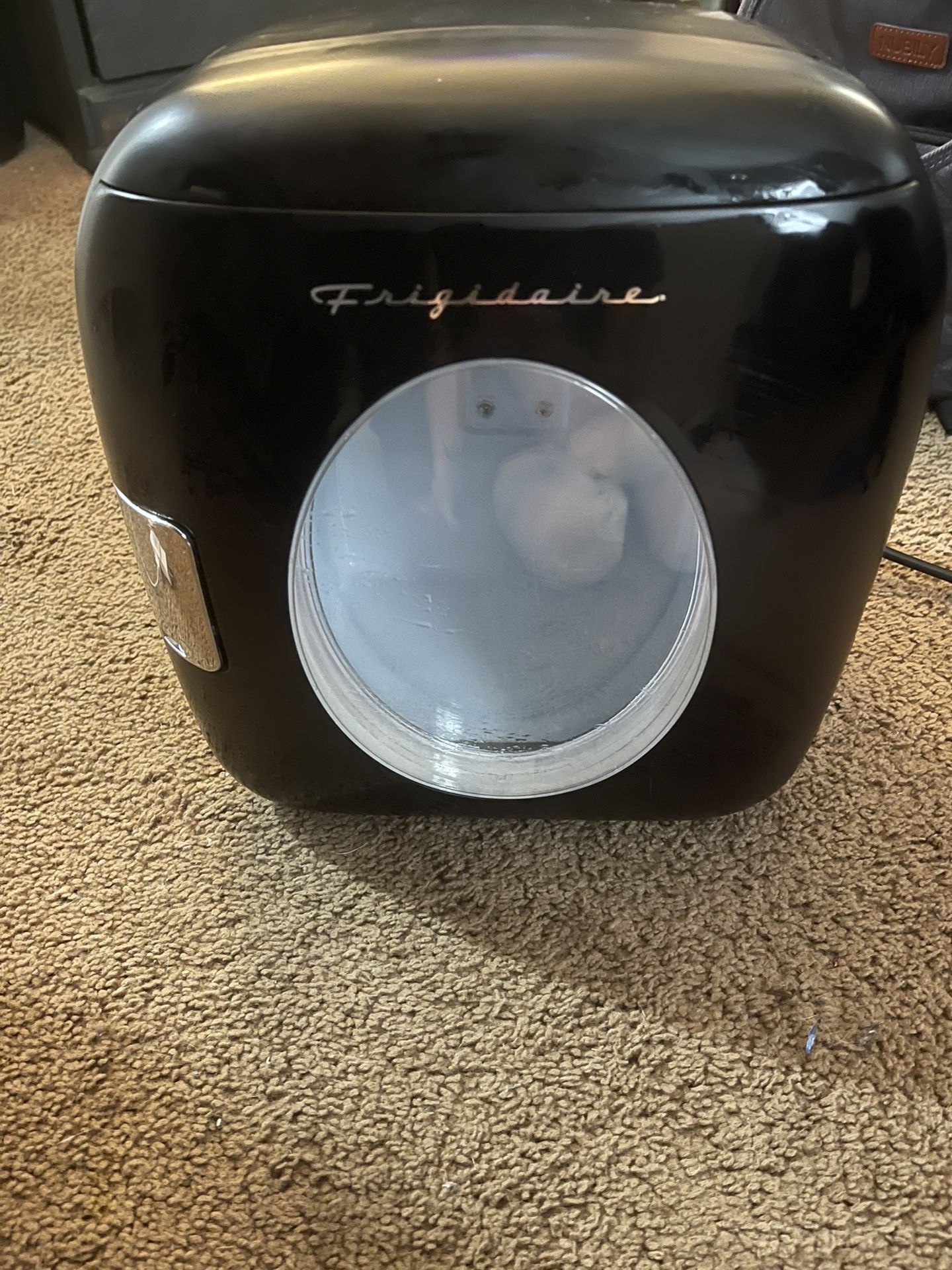 12 Can Mini Fridge Fridgidaire