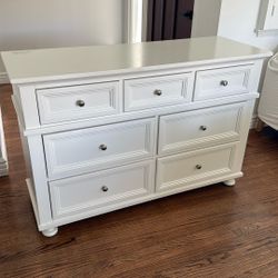 Dresser-clean