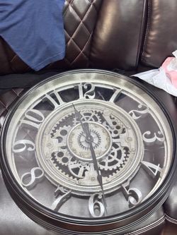 Large Industrial Steampunk Gear Wall Clock – Silver & Black – Roman Numerals