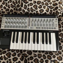 Novation Remote SL25 mkII - MIDI Keyboard